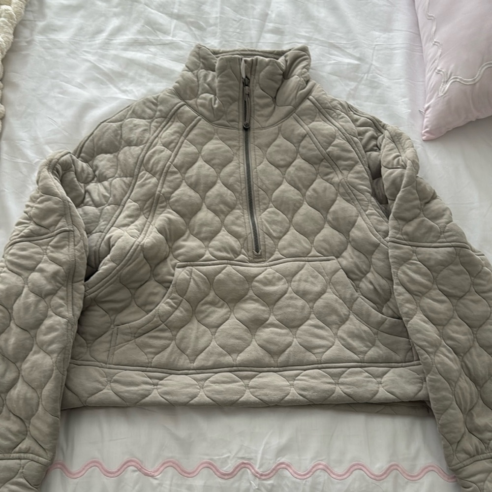 Slightly Cropped Lululemon 3/4 Zip Lululemon Sweatshirt Sz M/L